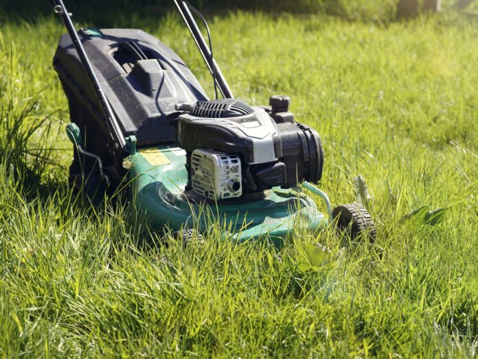 Breaking News: Texas man has hours-long standoff with police over overgrown lawn