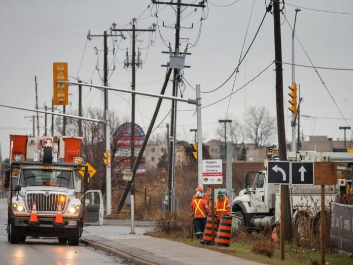 Breaking News: Section of Manning Road reopened after hydro pole damage